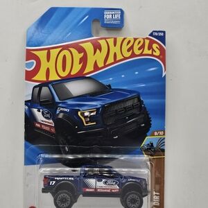 Hot Wheels NEW 2025 '17 Ford F-150 Raptor HW Dirt 2025